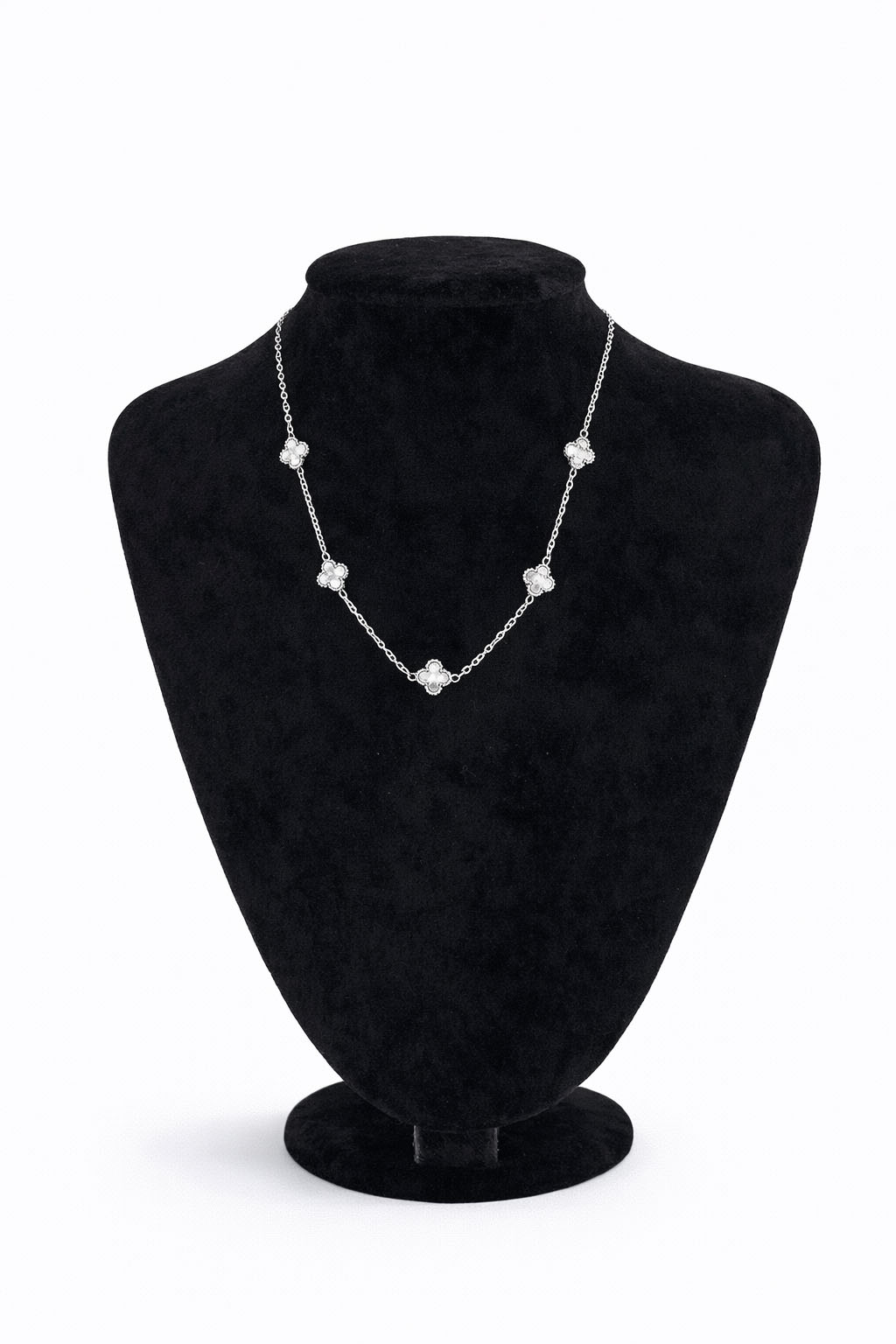 Yonca Figürlü Çelik Kolye