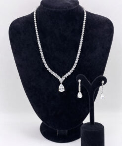 Damla Taş Detaylı Gümüş Renk Abiye Kolye Küpe Seti