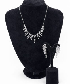 Damla Taş Detaylı Gümüş Renk Abiye Kolye Küpe Seti