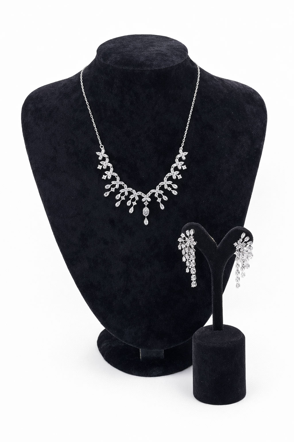 Damla Taş Detaylı Gümüş Renk Abiye Kolye Küpe Seti