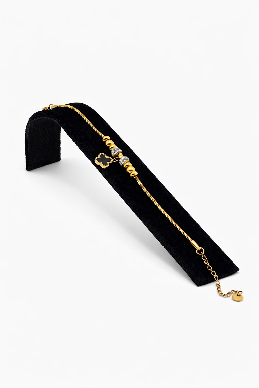 Altın Renk Boncuk ve Yonca Detaylı Çelik Bileklik