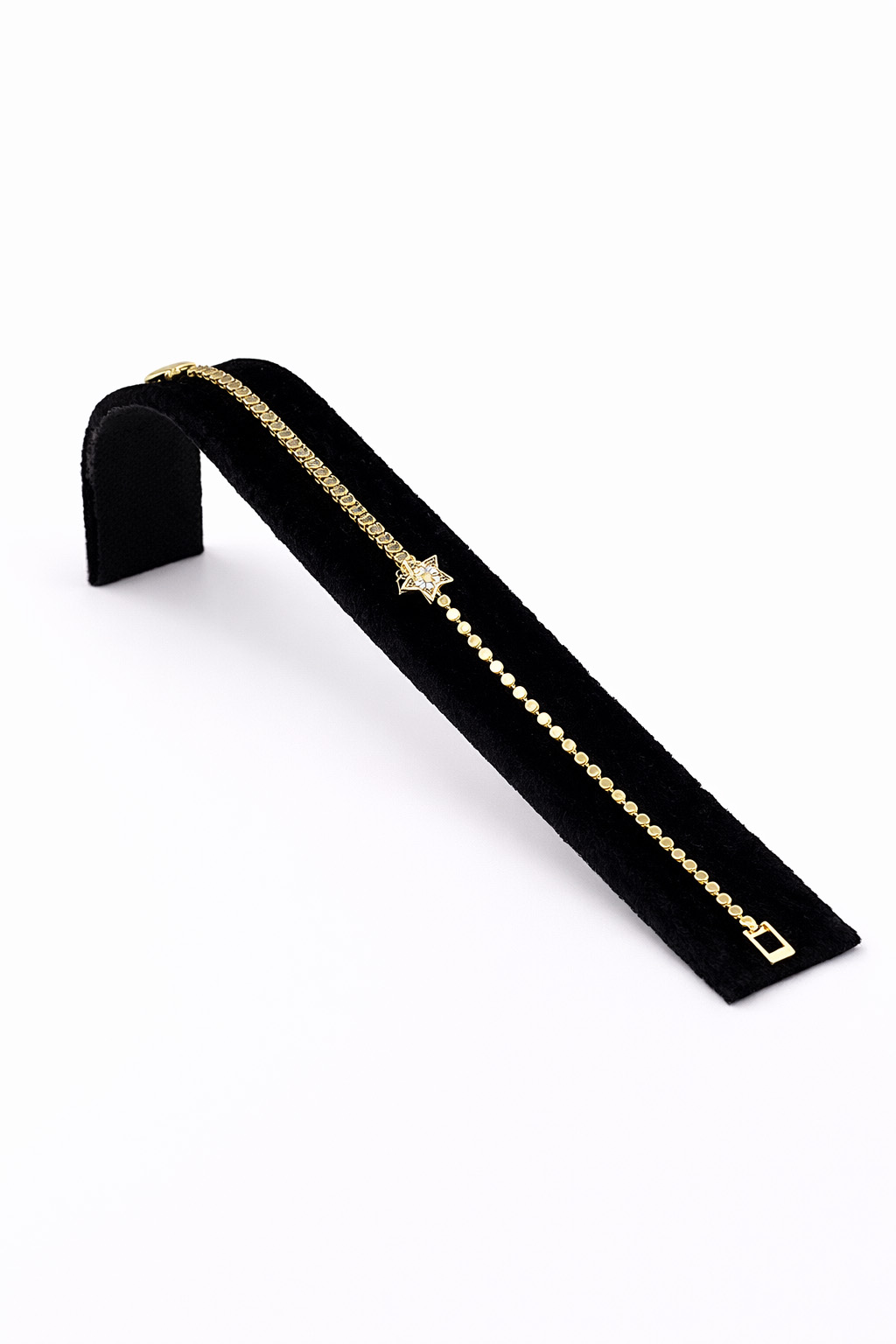 Yıldız Figürlü Zirkon Taş Detaylı Altın Renk Çelik Bileklik