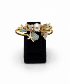 İnci ve Turkuaz Detaylı Altın Renk Çelik Charm Bileklik