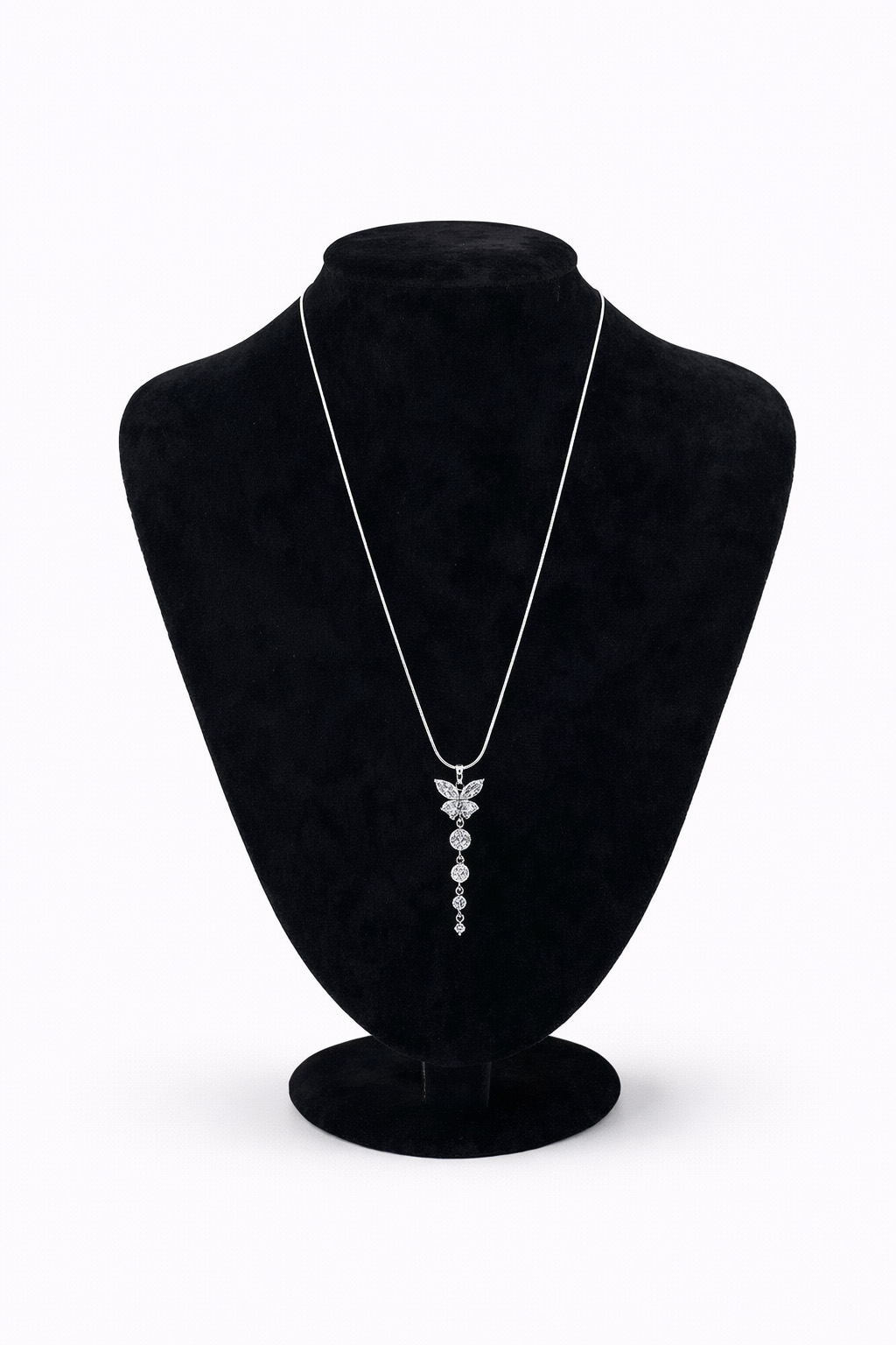 Zirkon Taşlı Kelebek Detaylı Sallantılı Gümüş Renk Kolye