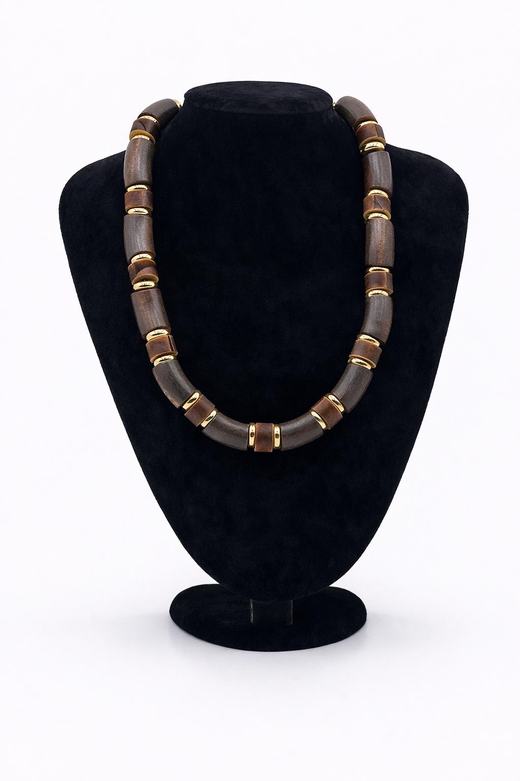 Doğal Ahşap Boncuklu Altın Renk Metal Detaylı Kolye