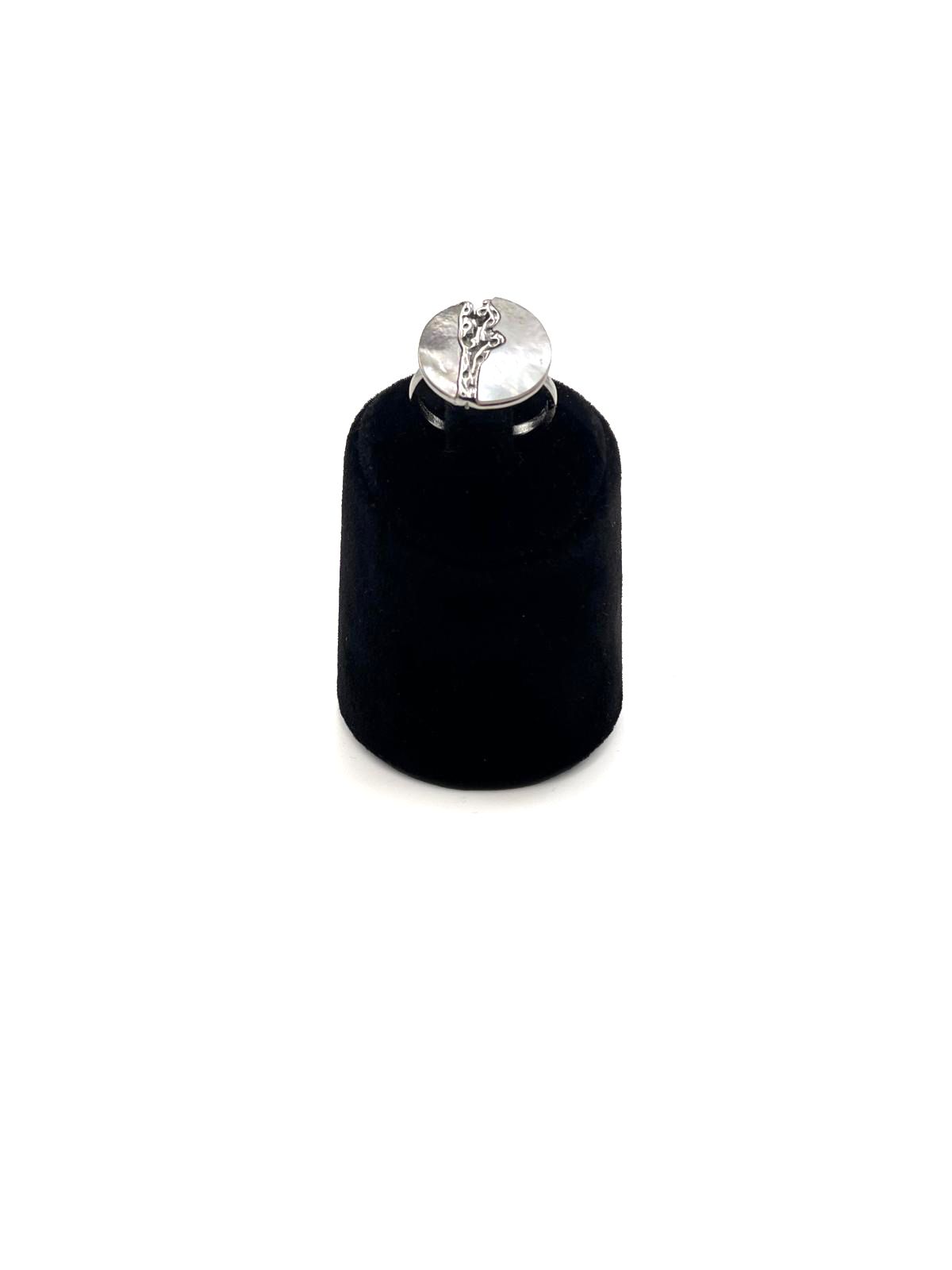 Desenli Yuvarlak Gümüş Renk Modern Kadın Yüzük