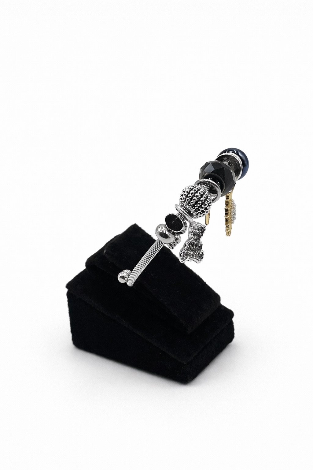 Güneş Figürü Detaylı Gümüş Renk Çelik Charm Bileklik Güneş Figürü Detaylı Gümüş Renk Çelik Charm Bileklik