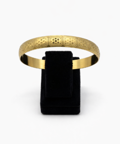 Kabartmalı Geometrik Desenli Altın Renk Çelik Bilezik