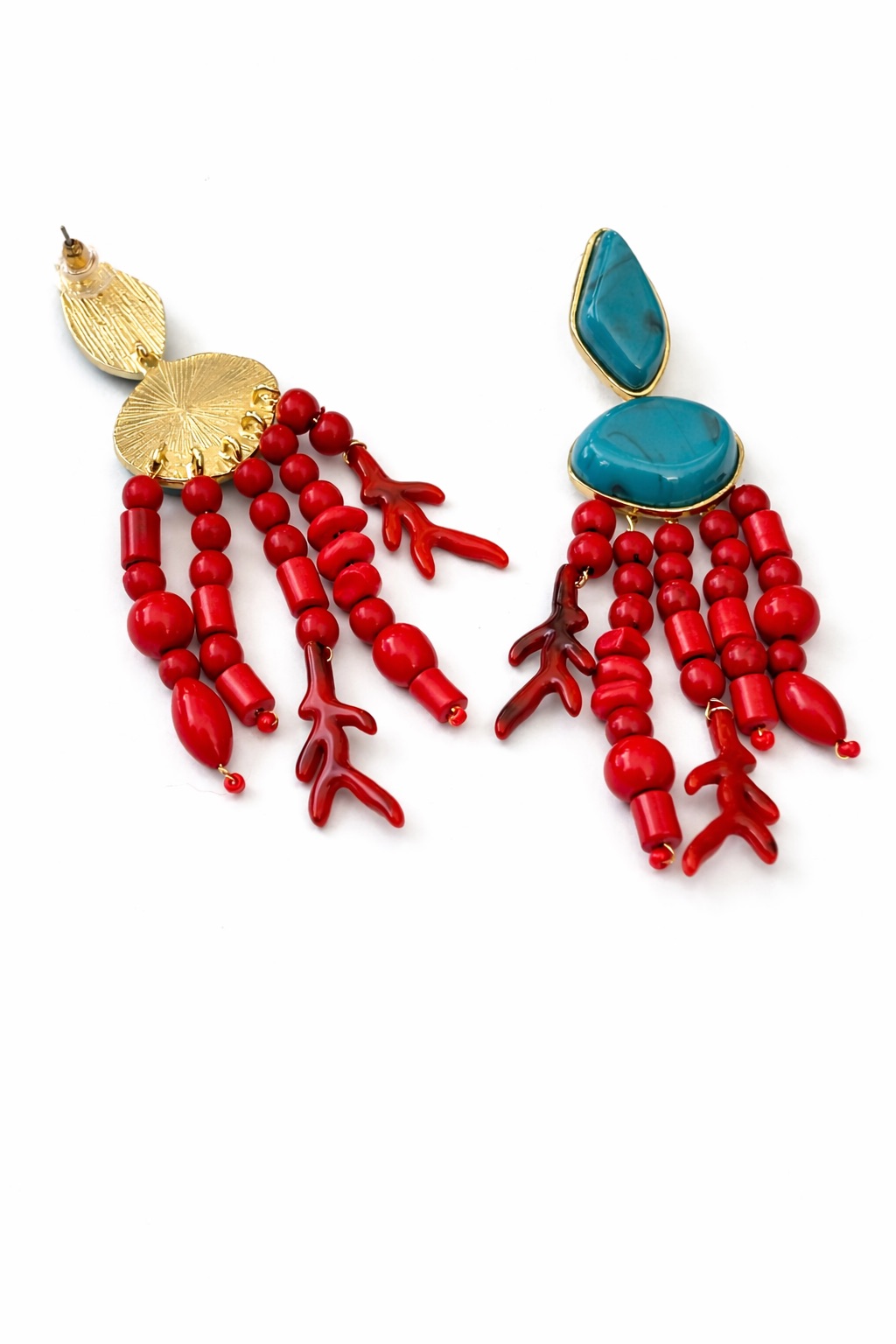 Lak Kaplama Mavi Taş Görünümlü Kırmızı Mercan Detaylı Akrilik Küpe