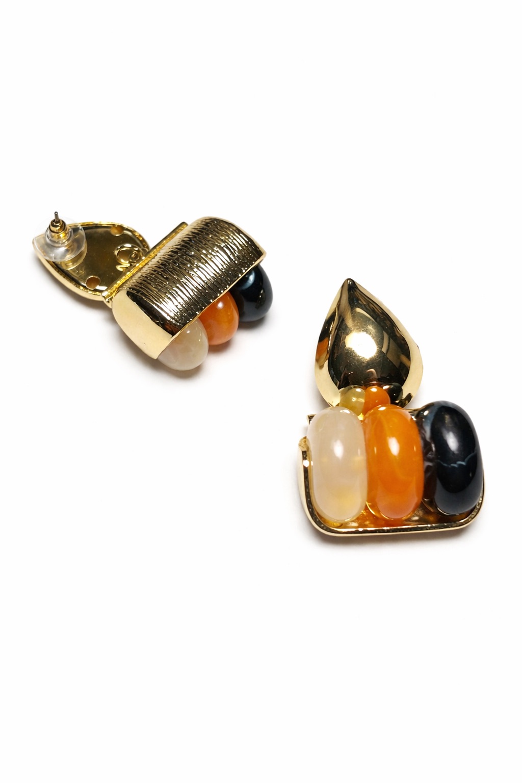 Altın Renk Lak Kaplama Çok Renkli Akrilik Halka Detaylı Küpe