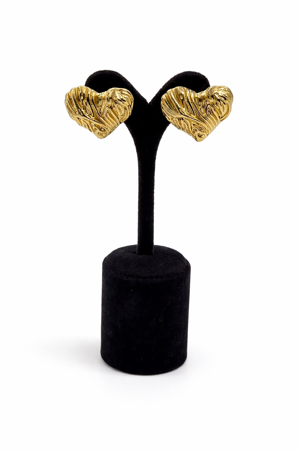 Altın Renk Kabartmalı Kalp Model Çelik Küpe