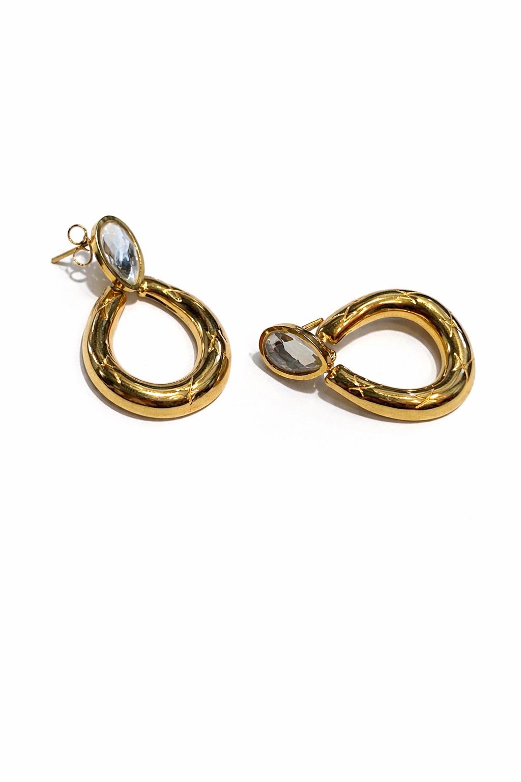 Altın Renk Taşlı Damla Çelik Küpe