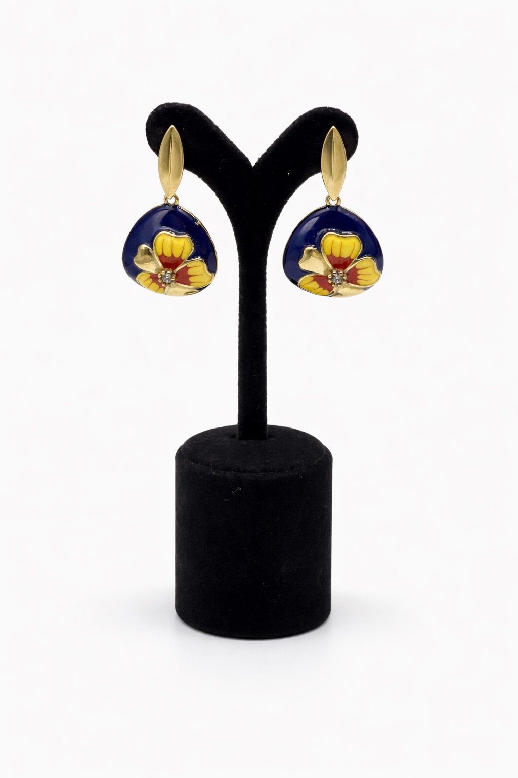 Altın Renk Lak Kaplamalı Damla Form Mineli Küpe