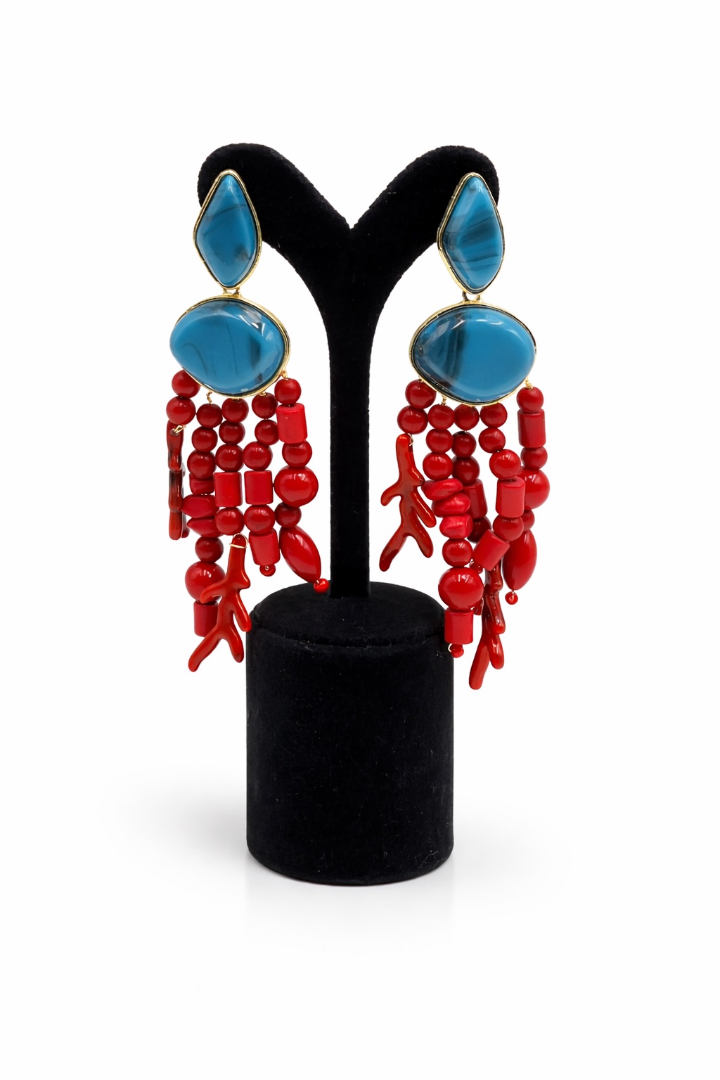 Lak Kaplama Mavi Taş Görünümlü Kırmızı Mercan Detaylı Akrilik Küpe