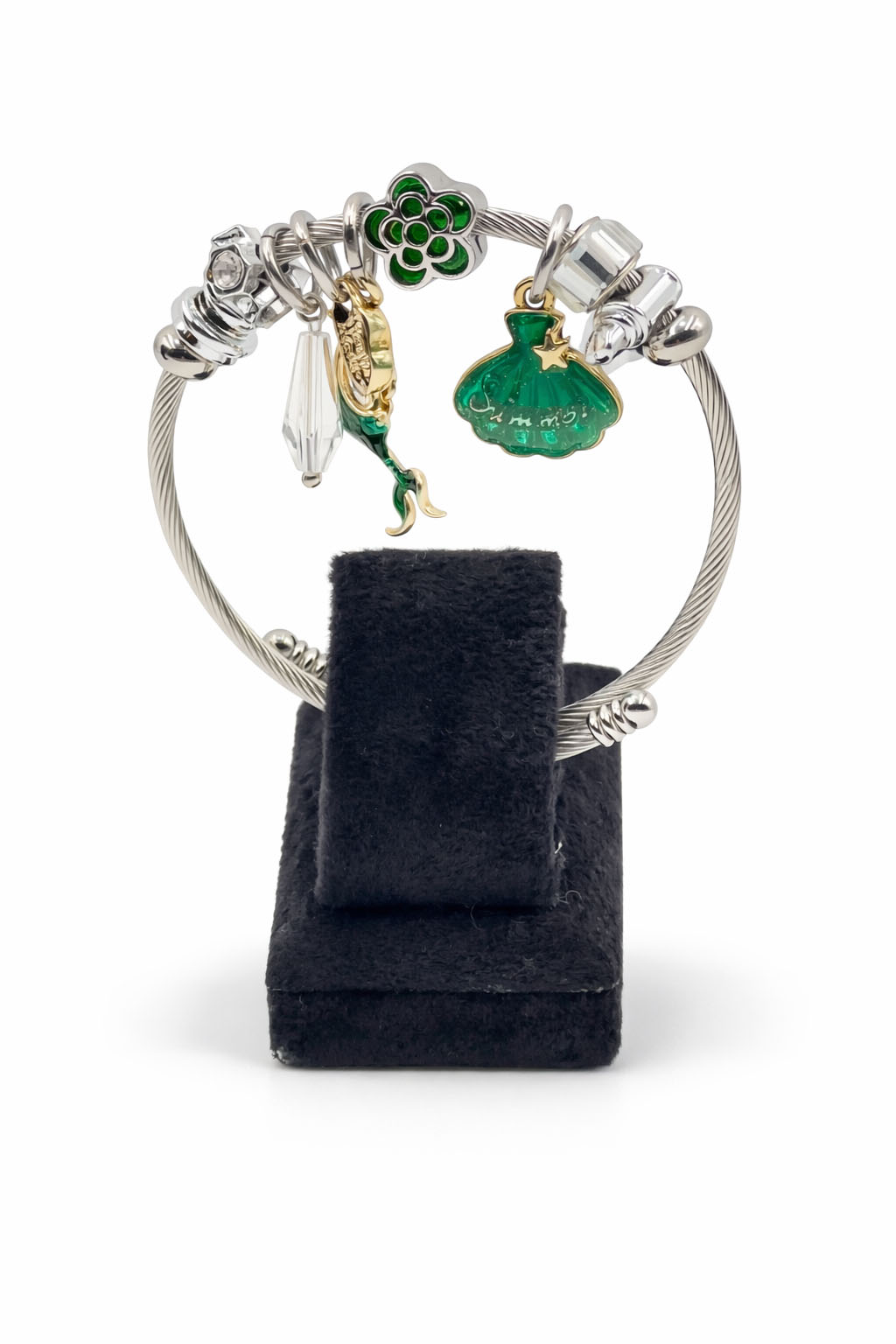 Yeşil Deniz Kızı Kuyruğu ve Deniz Kabuğu Figürlü Gümüş Renk Çelik Charm Bileklik Yeşil Deniz Kızı Kuyruğu ve Deniz Kabuğu Figürlü Gümüş Renk Çelik Charm Bileklik