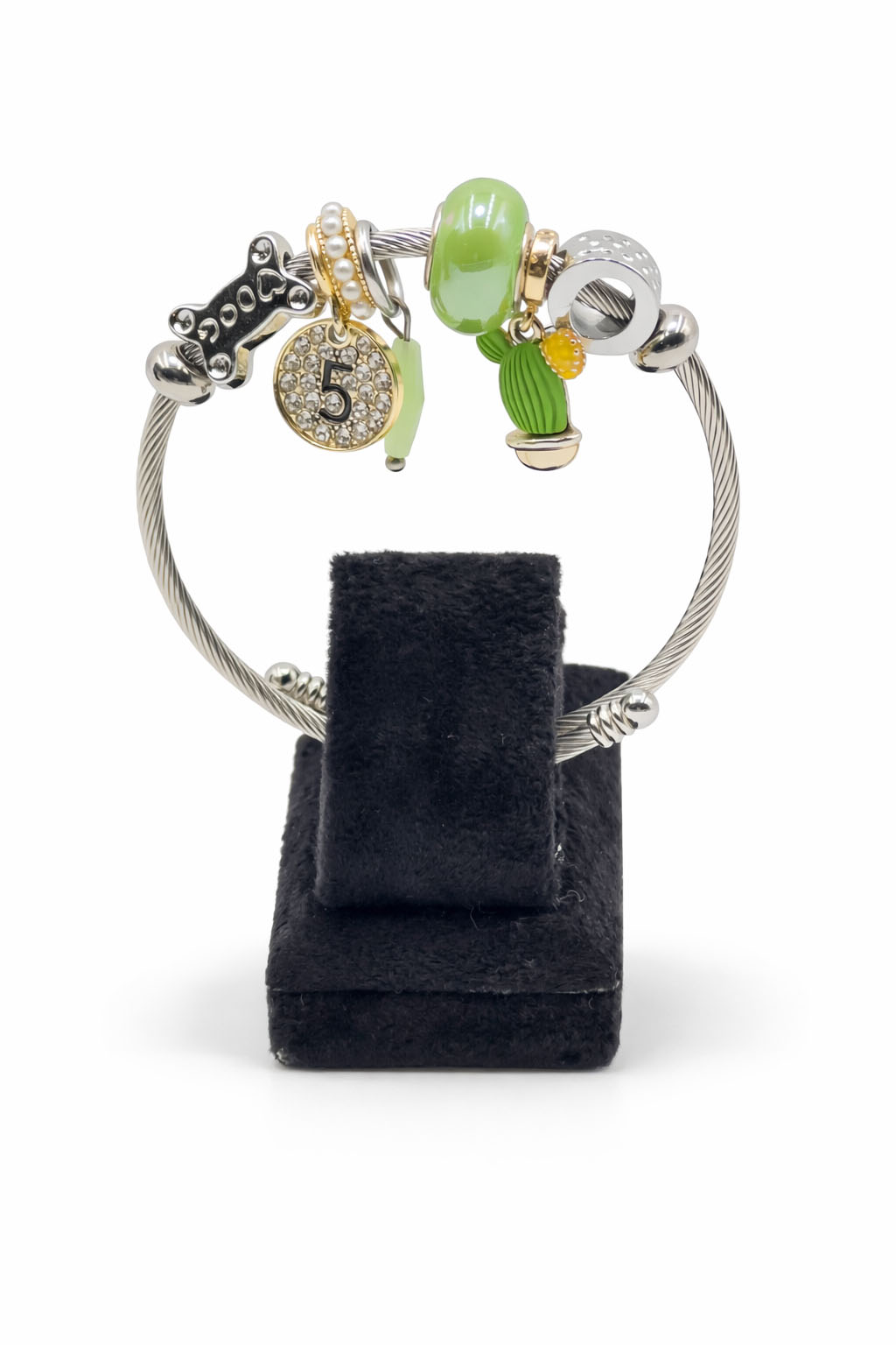 Yeşil Boncuklu Kaktüs ve Kemik Figürlü Gümüş Renk Çelik Charm Bileklik Yeşil Boncuklu Kaktüs ve Kemik Figürlü Gümüş Renk Çelik Charm Bileklik