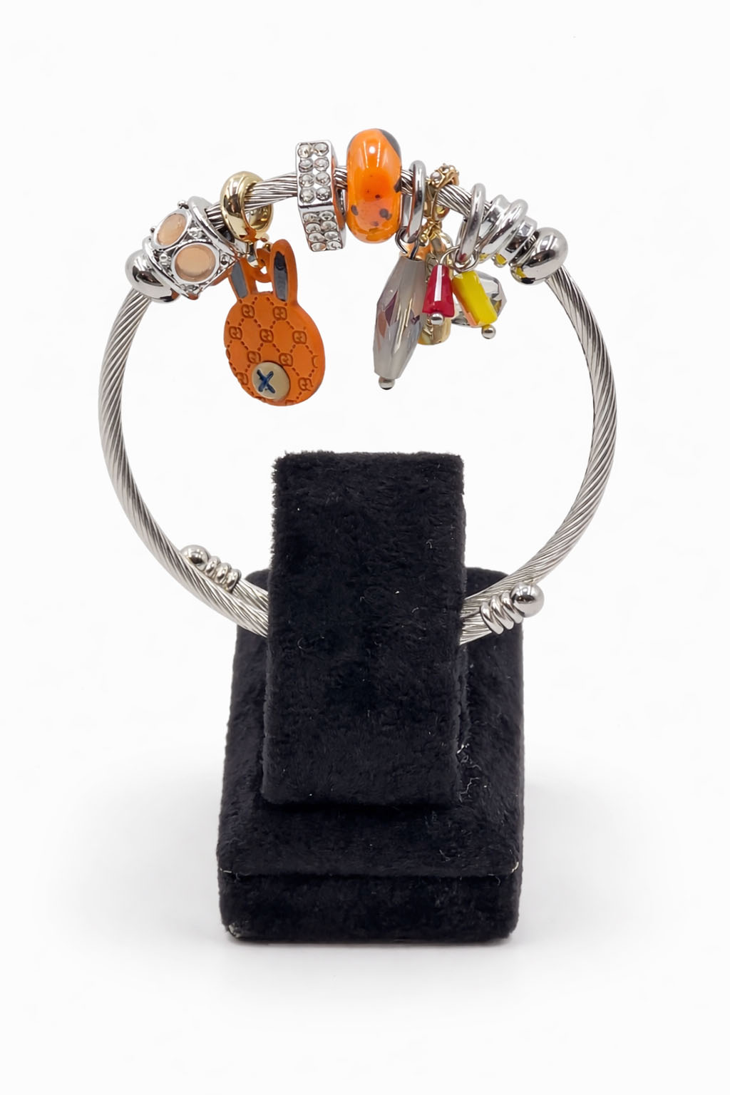 Turuncu Tavşan Figürlü Çok Renkli Taş Detaylı Gümüş Renk Çelik Charm Bileklik