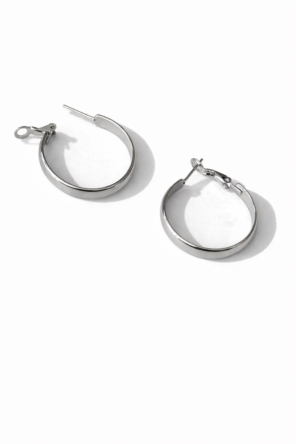 Gümüş Renk Orta Boy Çelik Kalın Halka Küpe