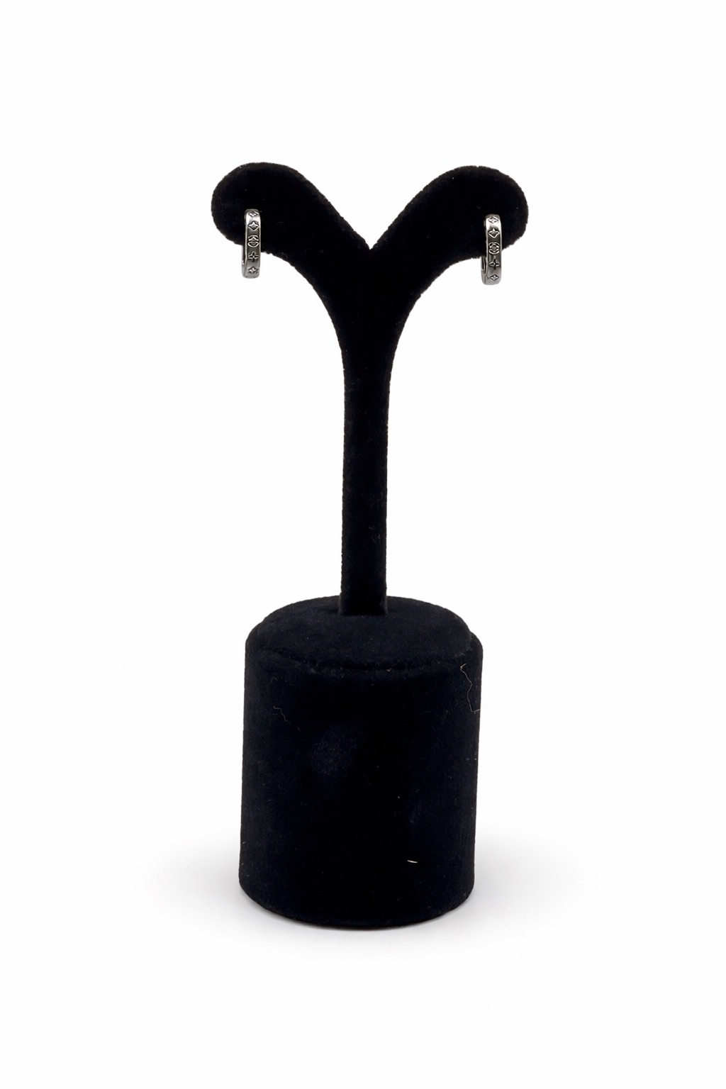 Gümüş Renk Kare Çelik Küpe Gümüş Renk Kare Çelik Küpe