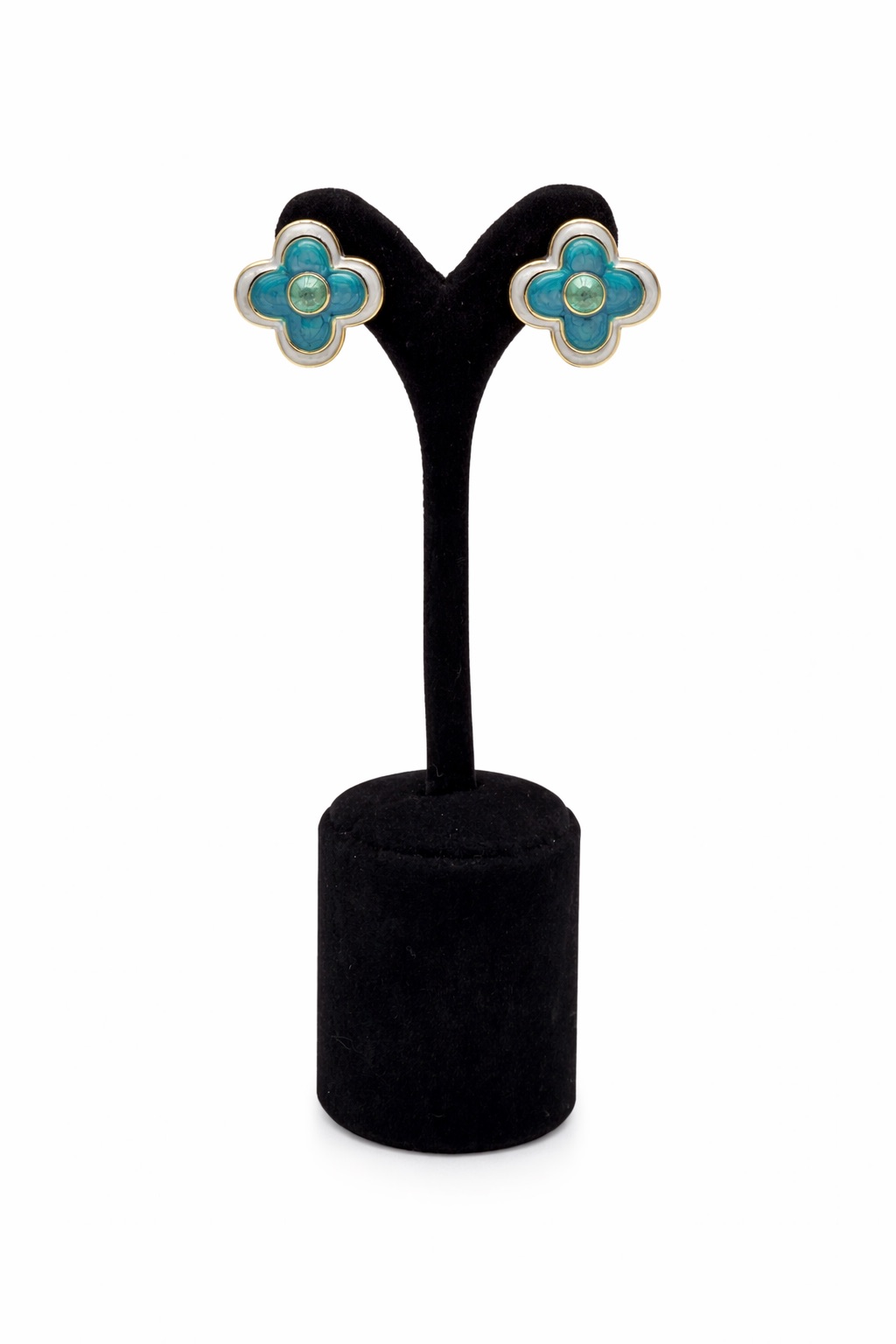 Sedef Detaylı Çiçek Form Çelik Küpe