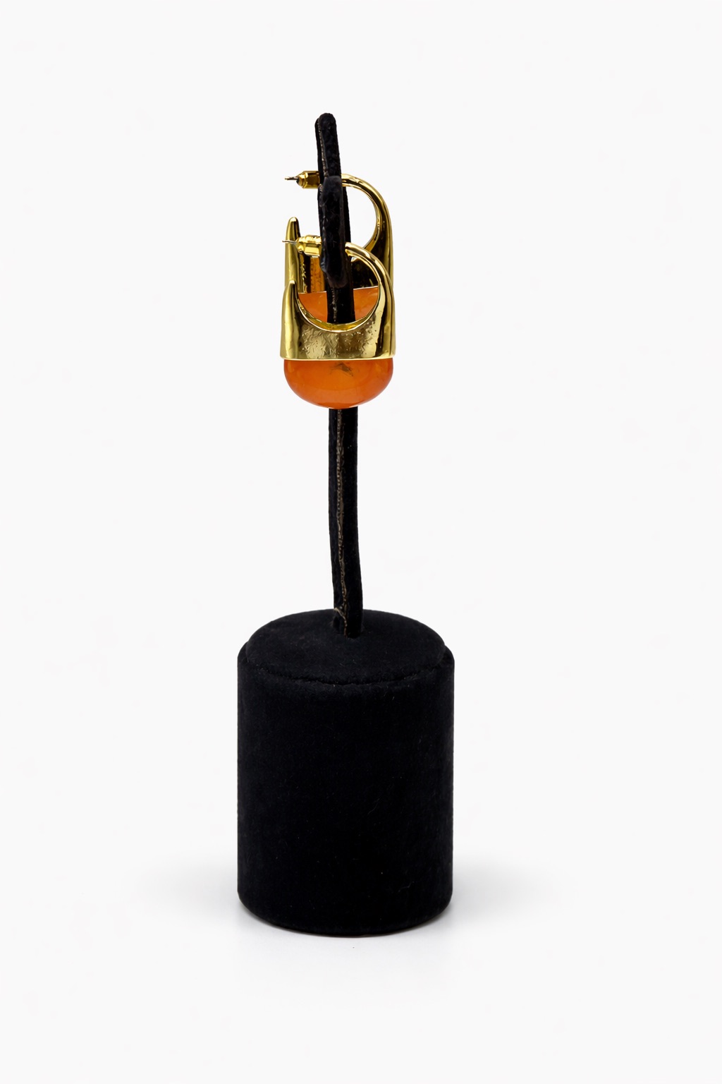 Altın Renk Lak Kaplama Yarım Kubbe Akrilik Küpe