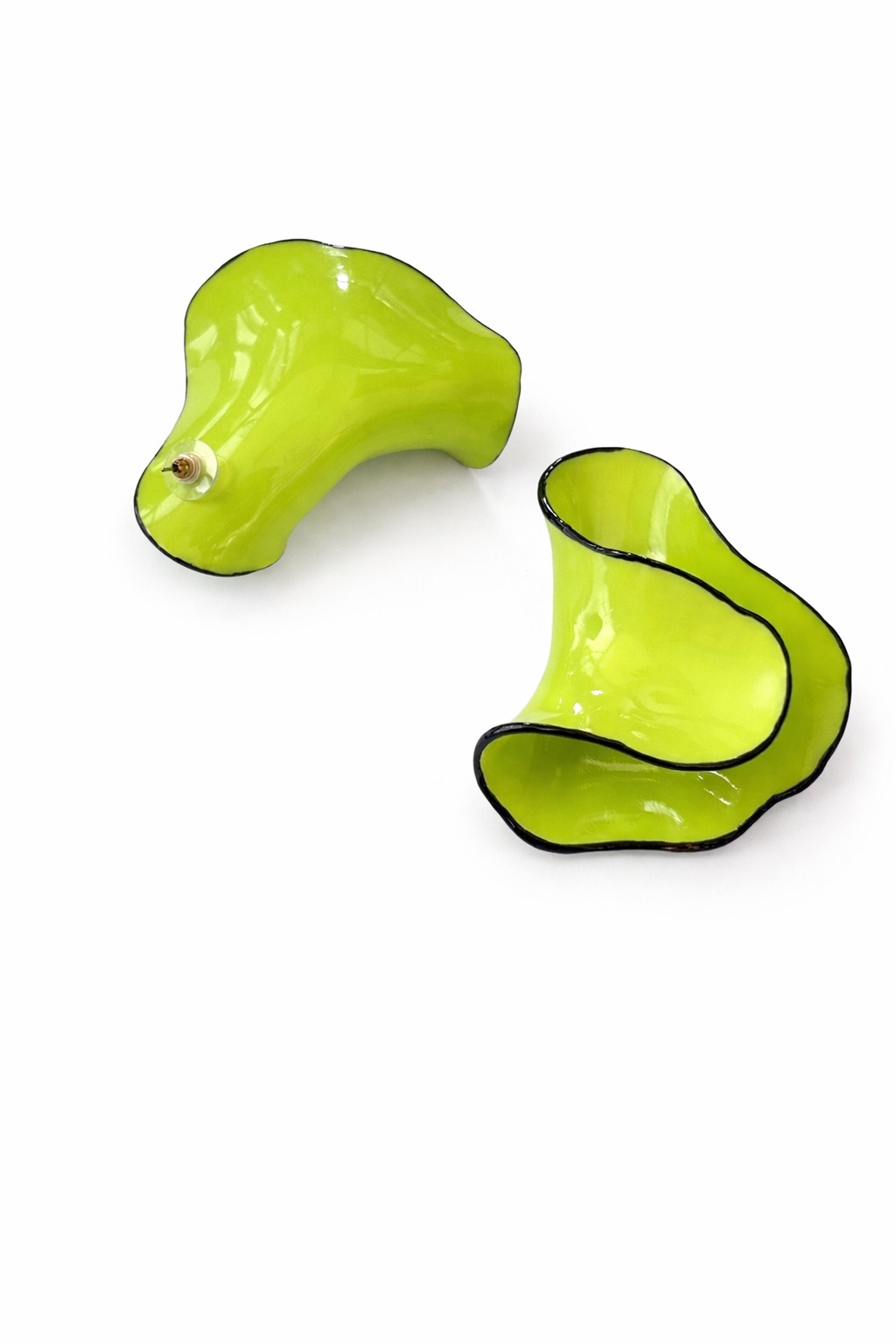 Dalgalı Form Renkli Akrilik Küpe