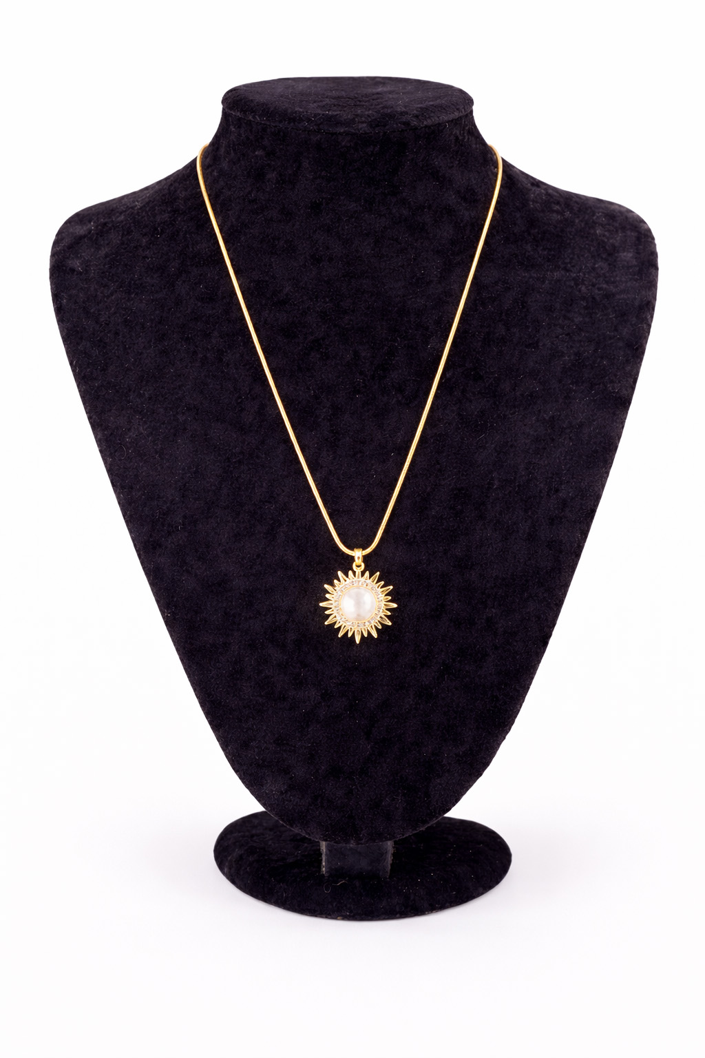 Sedef Taş Detaylı Güneş Figürlü Altın Renk Çelik Kolye