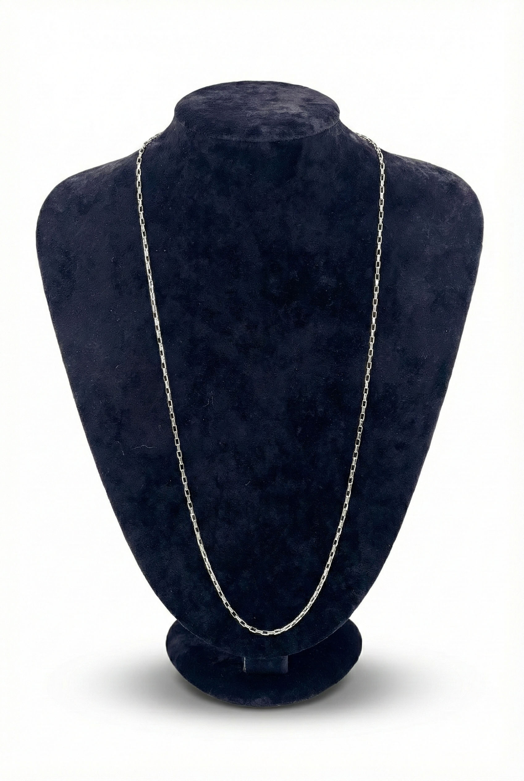 Gümüş Renkli Geniş Halkalı Örgü Model Zincir Kolye