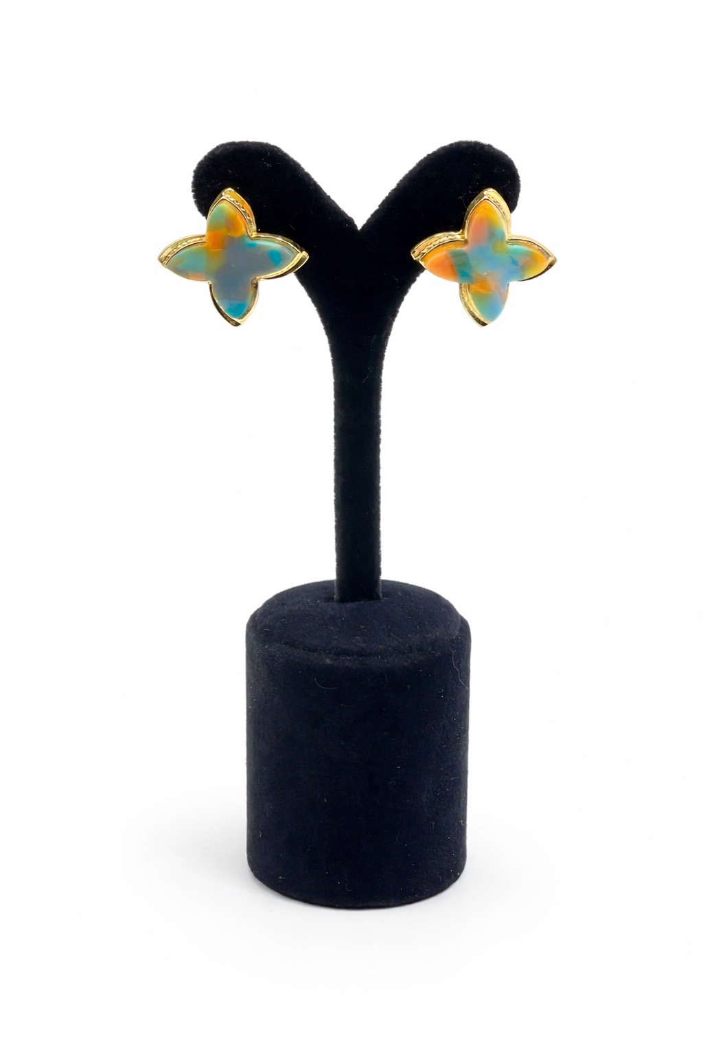 Altın Renk Lak Kaplama Akrilik Yonca Form Küpe