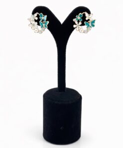 Lak Kaplama Mineli Kelebek ve Çiçek Detaylı İnci Taşlı Küpe