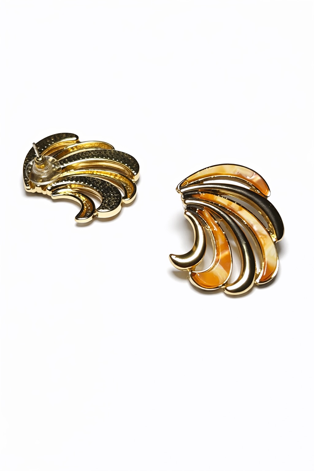 Lak Kaplama Akrilik Dalga Formlu Küpe Lak Kaplama Akrilik Dalga Formlu Küpe