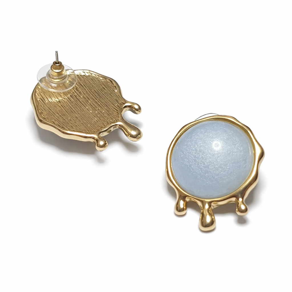 Altın Renk Lak Kaplama Akrilik Taş Detaylı Yuvarlak Küpe Altın Renk Lak Kaplama Akrilik Taş Detaylı Yuvarlak Küpe