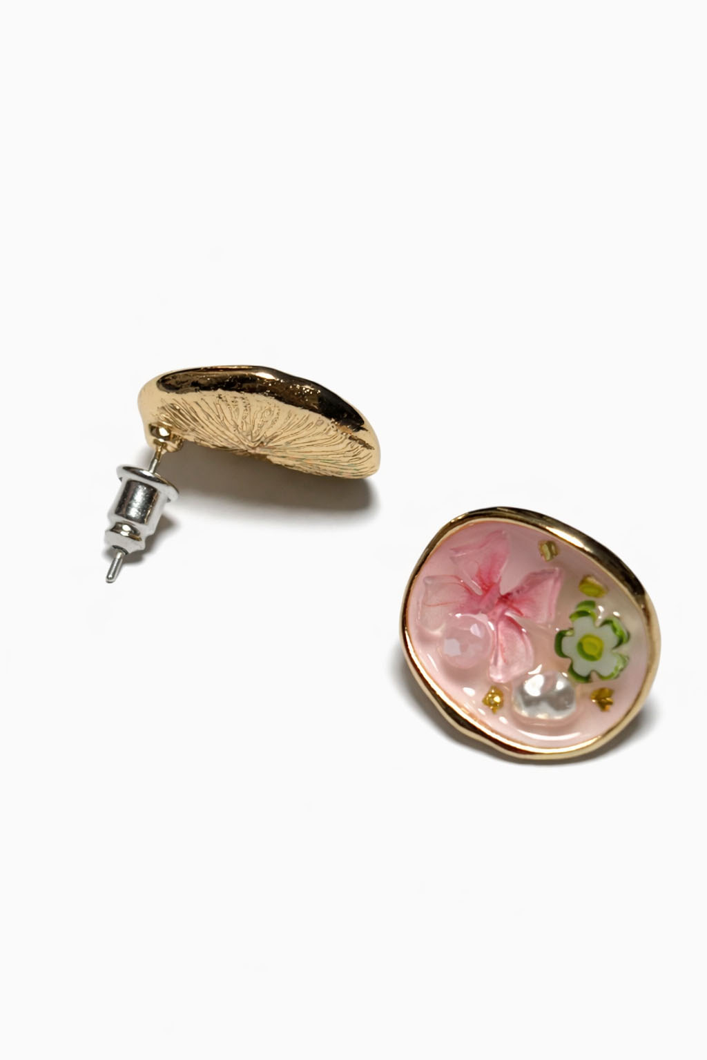 Pembe Çiçek Detaylı Mine Lak Kaplama Oval Küpe Pembe Çiçek Detaylı Mine Lak Kaplama Oval Küpe