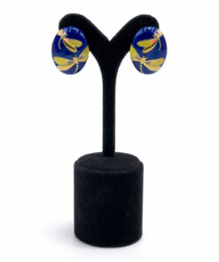 Yusufçuk Figürlü Mine Detaylı Altın Renk Lak Kaplama Oval Küpe