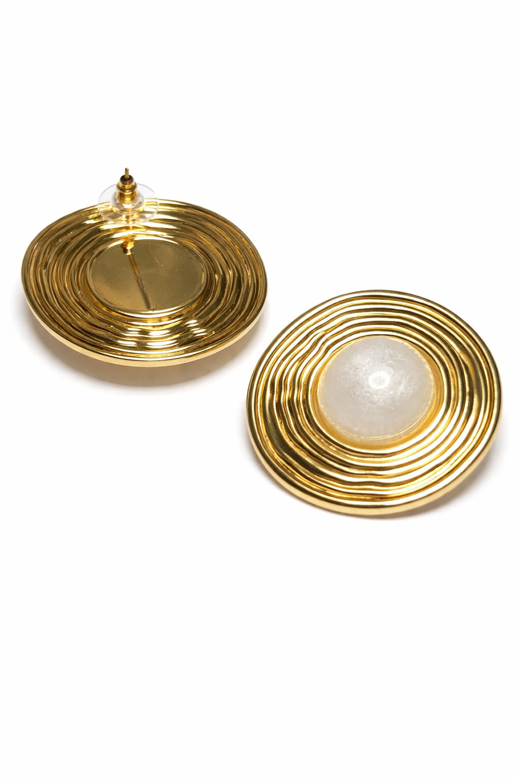 Akrilik Taş Detaylı Altın Renk Lak Kaplama Yuvarlak Küpe