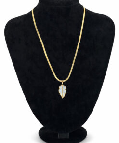 Yaprak Figürlü Sedef Detaylı Altın Renk Çelik Kolye