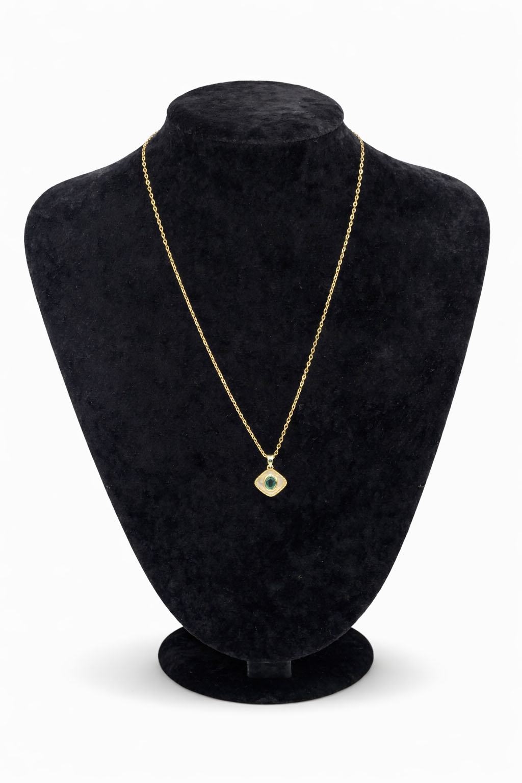 Sedef Detaylı Yeşil Zirkon Taşlı Altın Renk Çelik Kolye