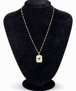 Sedef Zeminli Kalp Yeşil Zirkon Taşlı Altın Renk Çelik Kolye