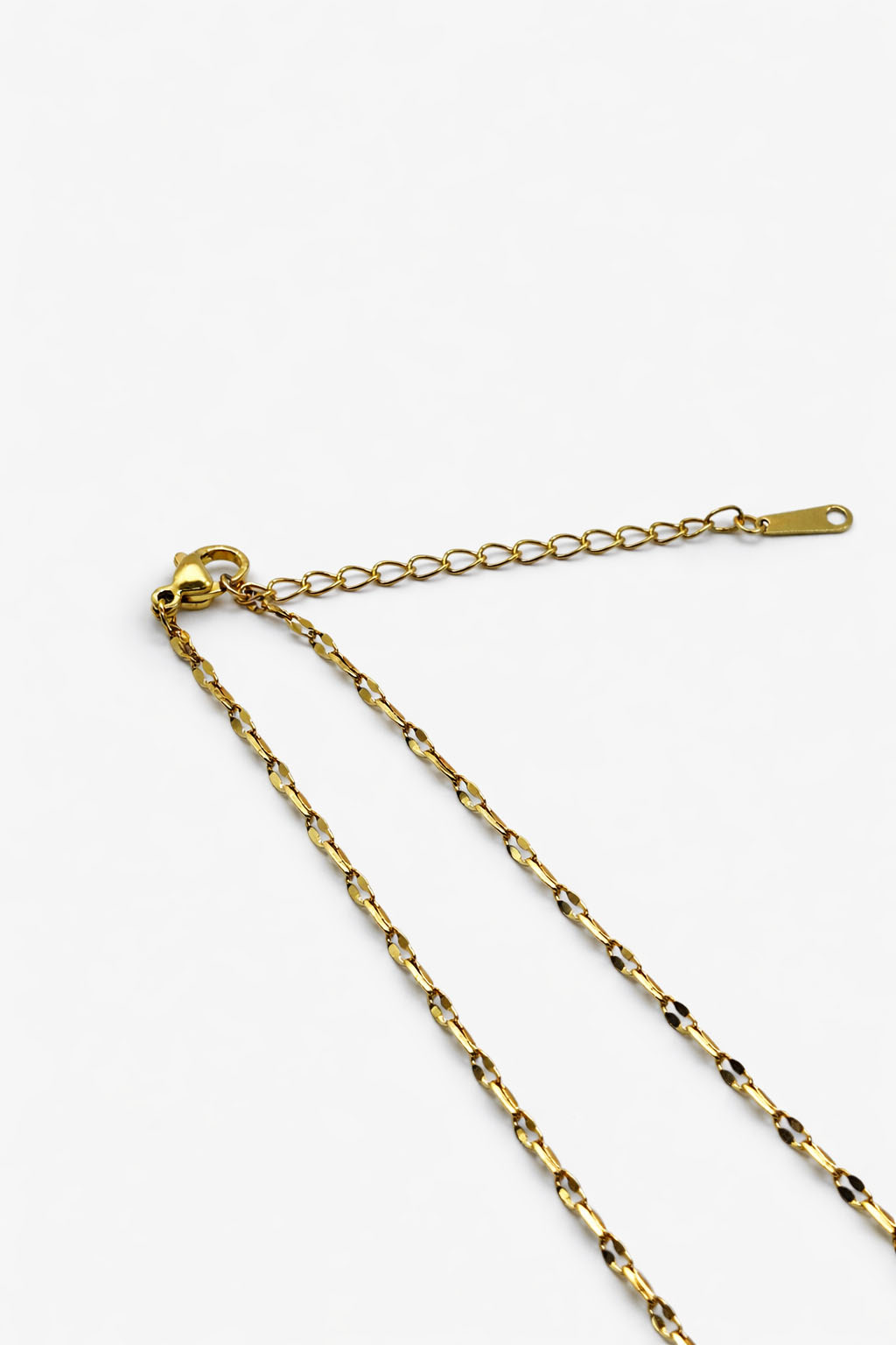 Mineli Balık Figürlü Zirkon Taşlı Altın Renk Çelik Kolye