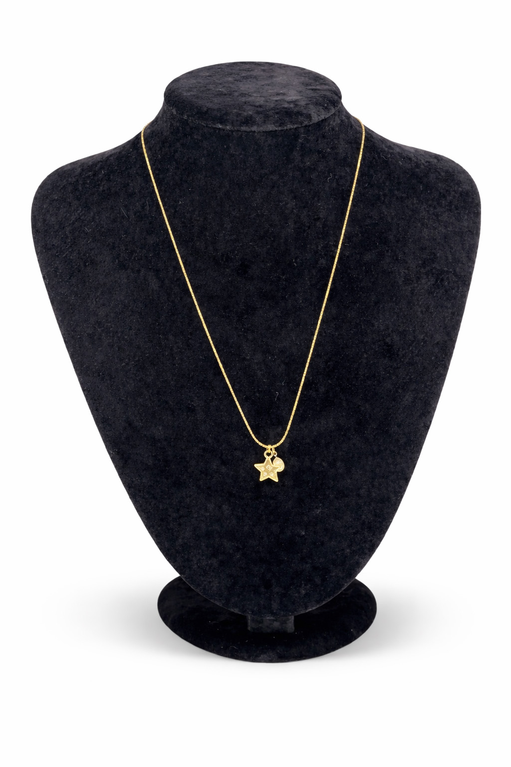 Yıldız Figürlü Zirkon Taş Detaylı Altın Renk Çelik Kolye Yıldız Figürlü Zirkon Taş Detaylı Altın Renk Çelik Kolye