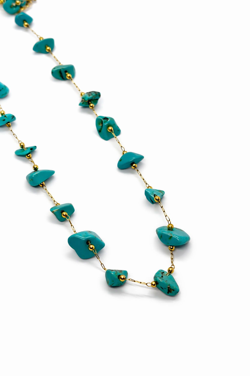 Turkuaz Doğal Taş Detaylı Altın Renk Çelik Kolye Turkuaz Doğal Taş Detaylı Altın Renk Çelik Kolye