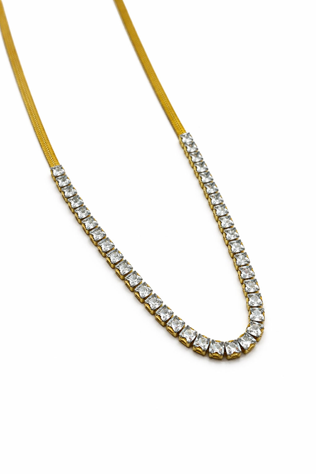 Zirkon Taş Detaylı Altın Renk Çelik Su Yolu Kolye Zirkon Taş Detaylı Altın Renk Çelik Su Yolu Kolye